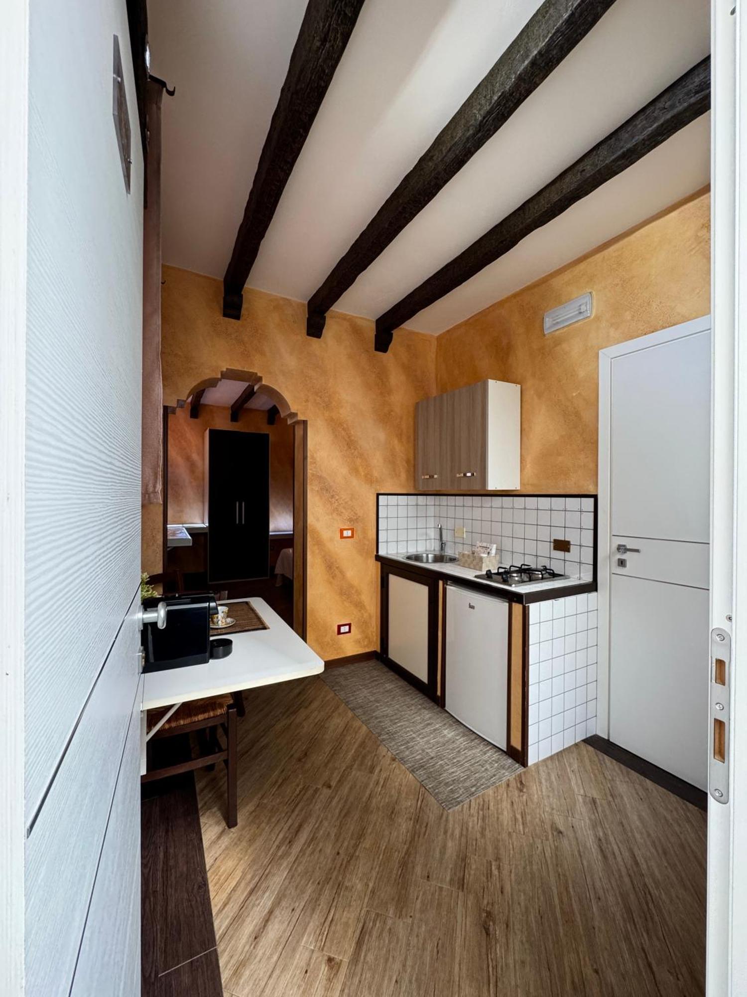 Summer Wind Apartments ตราปานี ภายนอก รูปภาพ