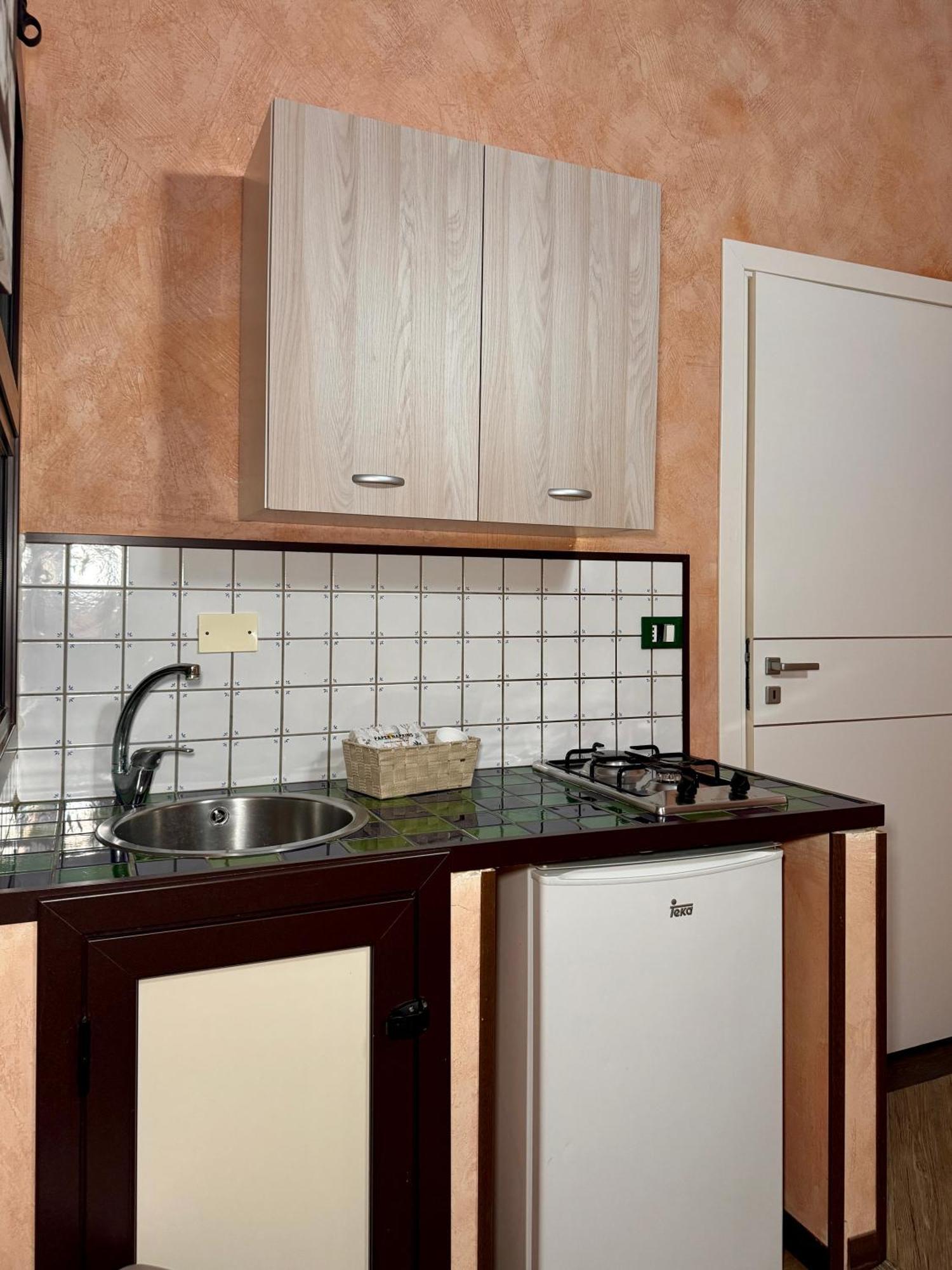 Summer Wind Apartments ตราปานี ภายนอก รูปภาพ